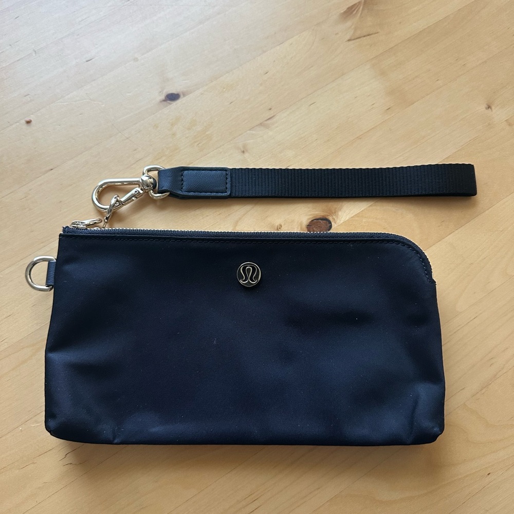 Curved Wristlet Pouch